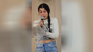 18-11-2025 Núria Ropdríguez llegeix fragments d'(Im)perfectes de Victòria Lovaina